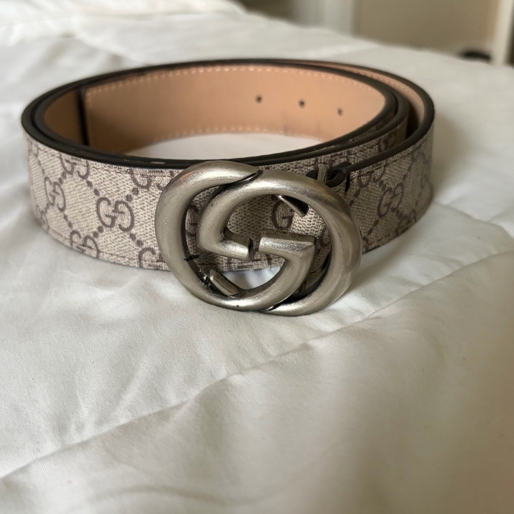 Authentic Gucci Beige Monogram Belt with Silver Buckle - Picture 2 of 7
